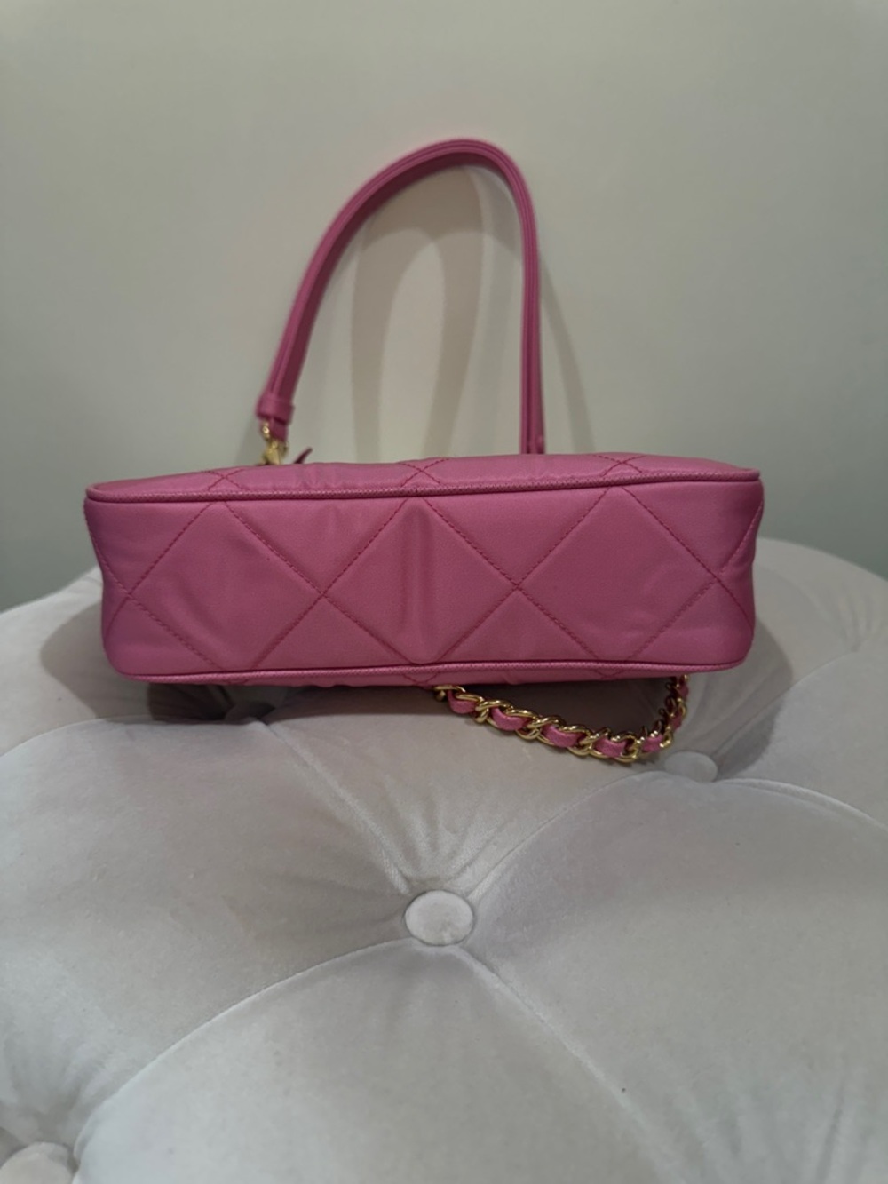 Prada Quilted Pink Shoulder Bag with Gold Chain Strap - Picture 3 of 4